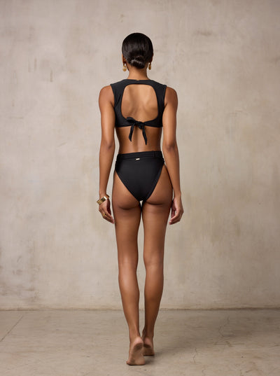 MBM Swim By Marcia B Maxwell model wearing black Paradise bikini top and belted bikini bottom #color_black