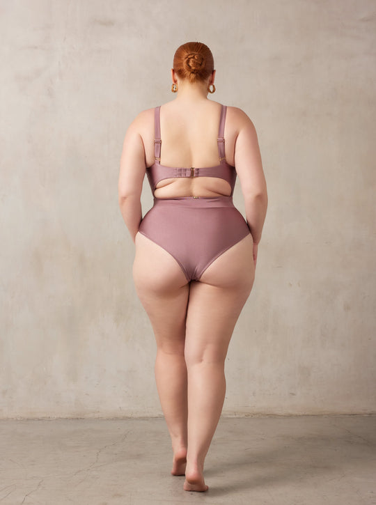 MBM swim by Marcia B Maxwell Mauve purple Aspire One-piece swimsuit on curve model #color_mauve